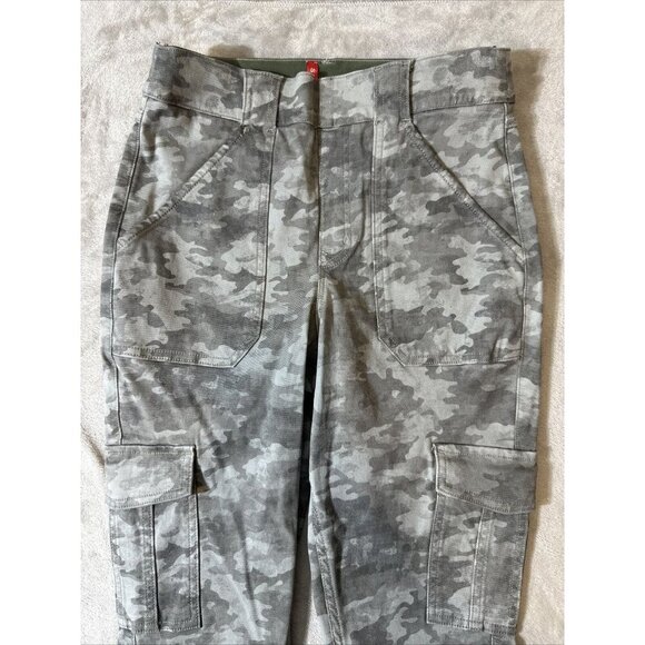 Women’s Spanx Cargo Style Camo Pants Gray Medium - Picture 6 of 11